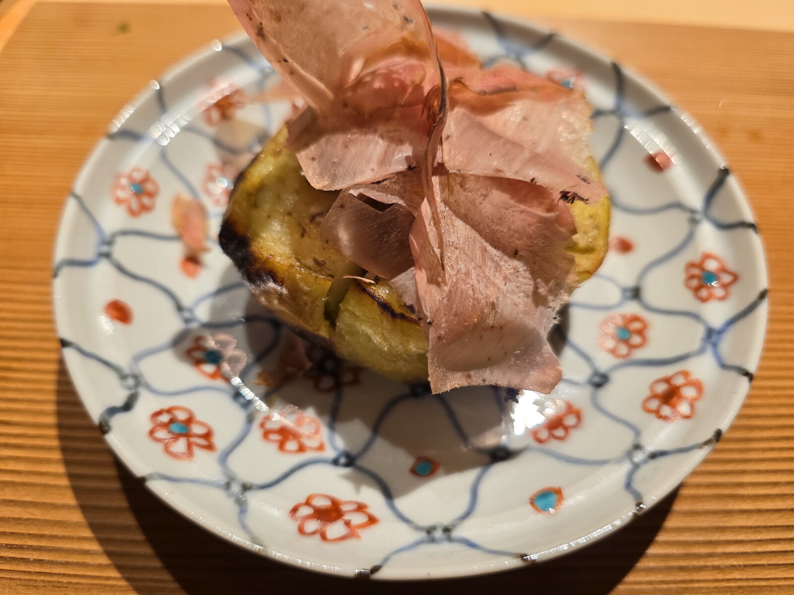 茄子に削り節を添えた一品