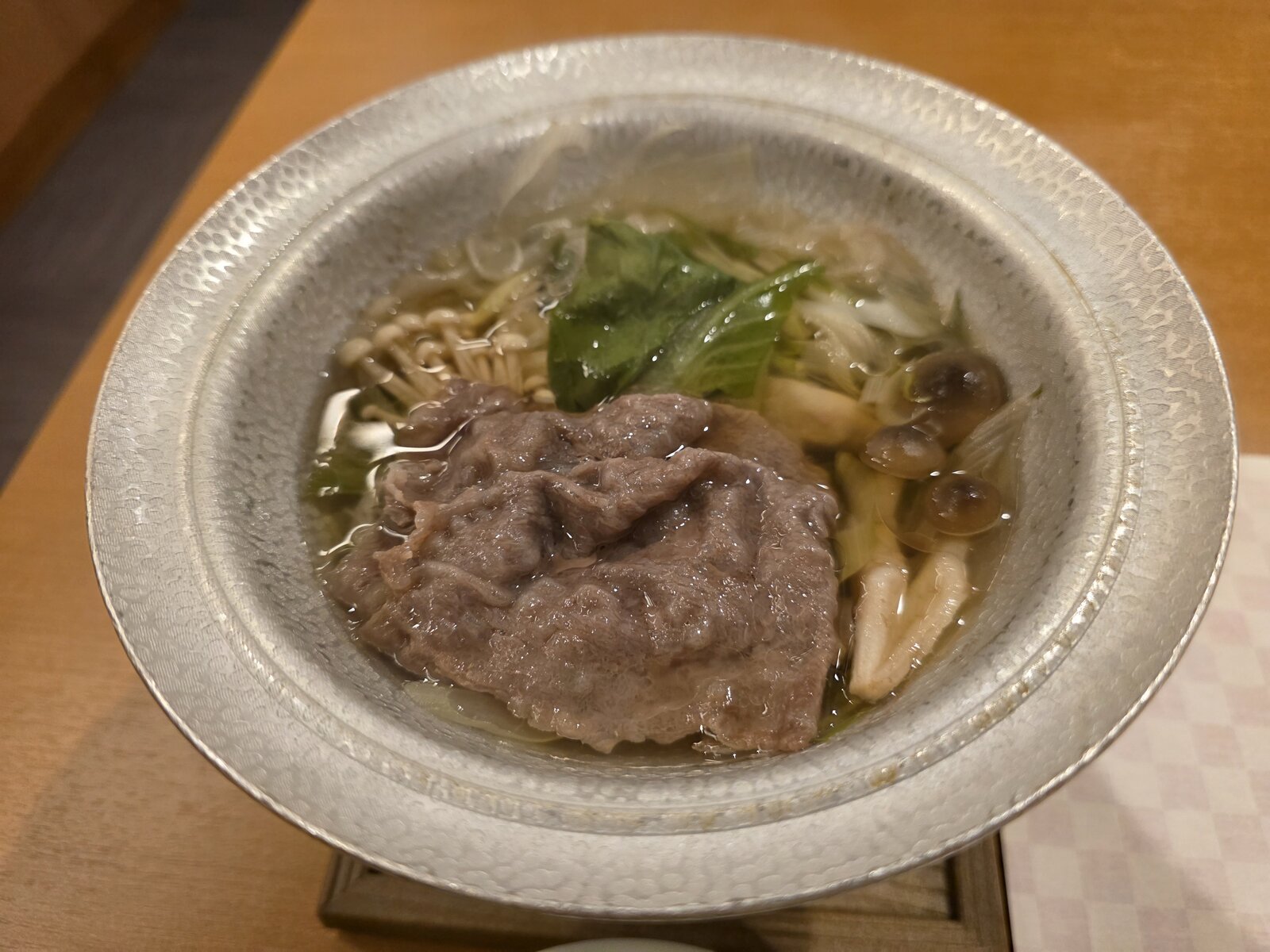 十八楼の会席で供された飛騨牛の鍋料理