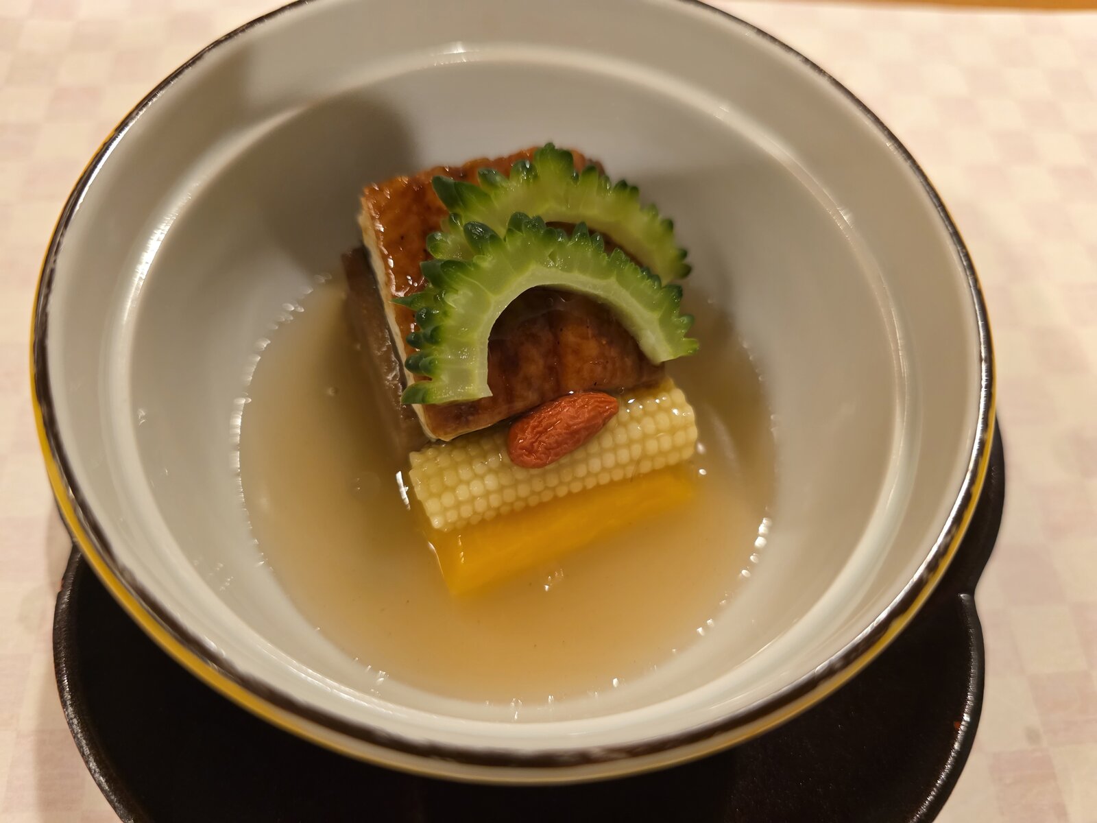 十八楼の会席の鰻と季節野菜を使った炊き合わせ