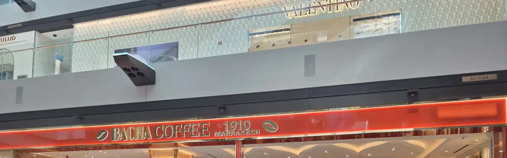 Marina Bay SandsのBacha Coffee店舗看板