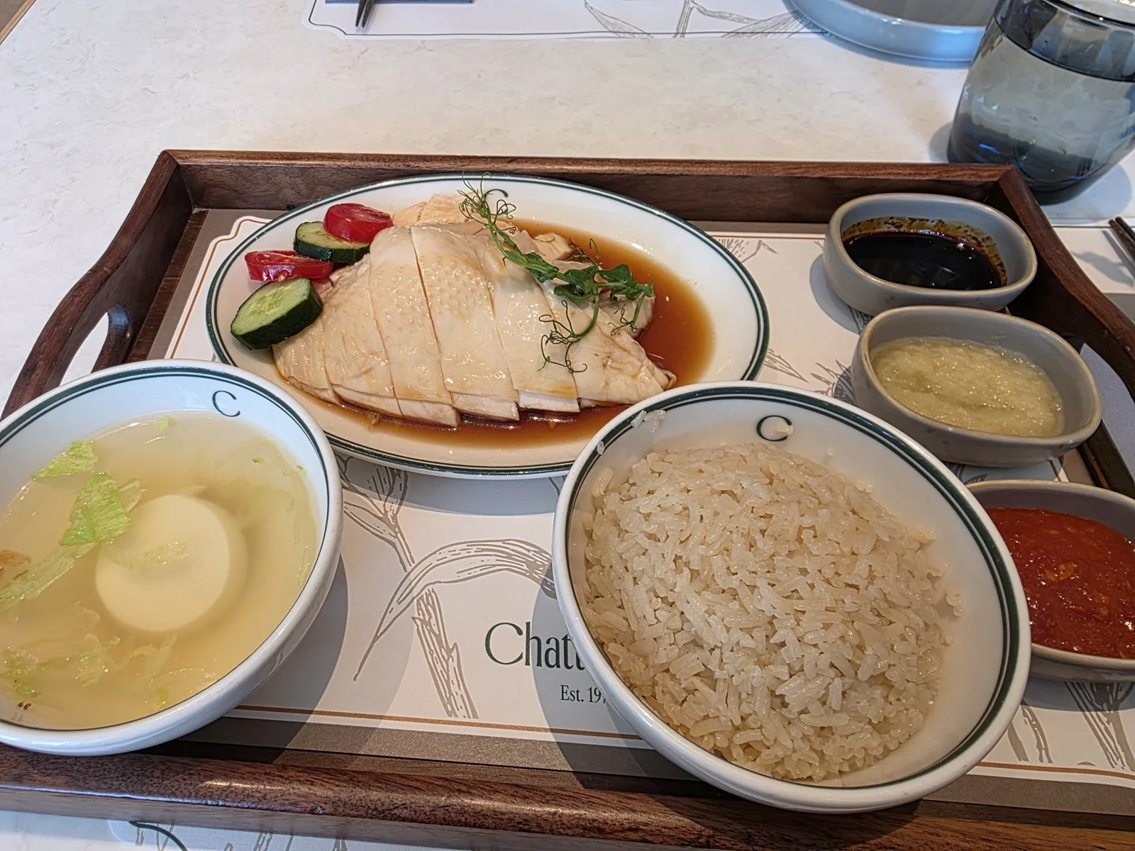 Chatterbox Caféで食べたチキンライスと3種類のソース