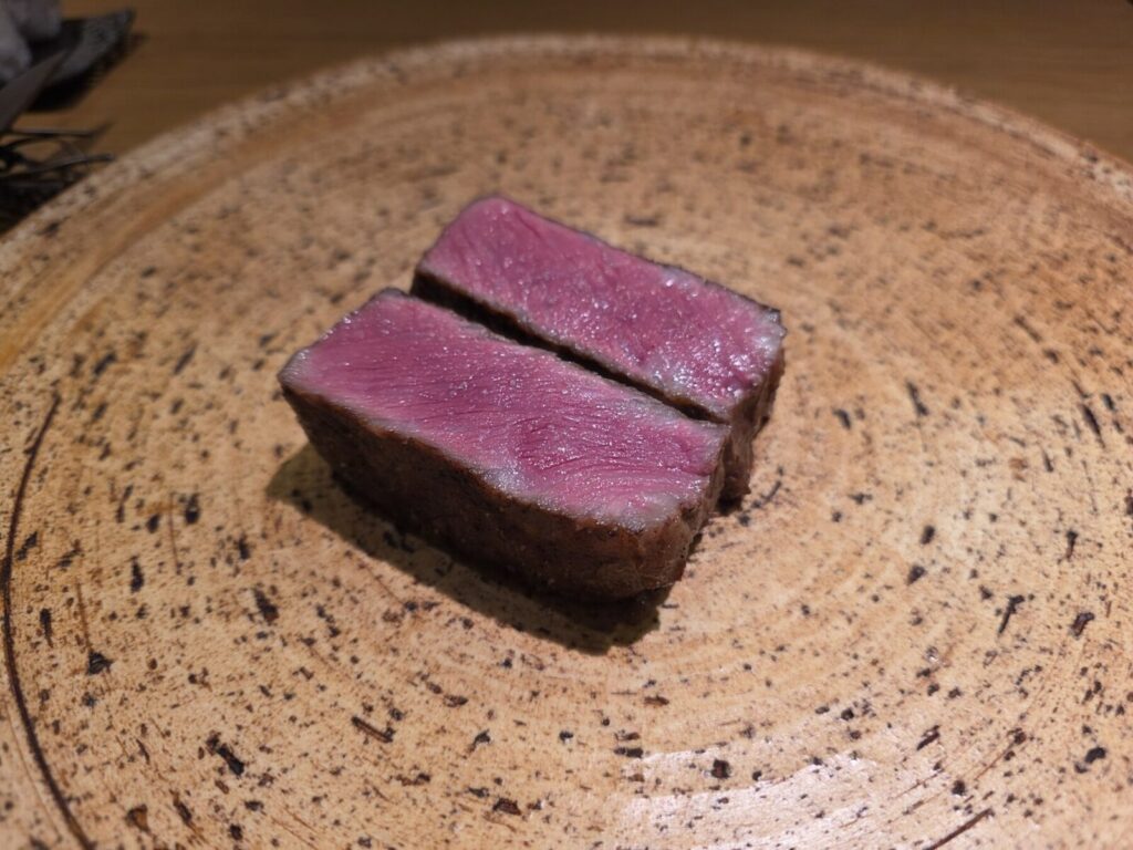 富山・ひまわり食堂2のおまかせコースで提供された肉料理