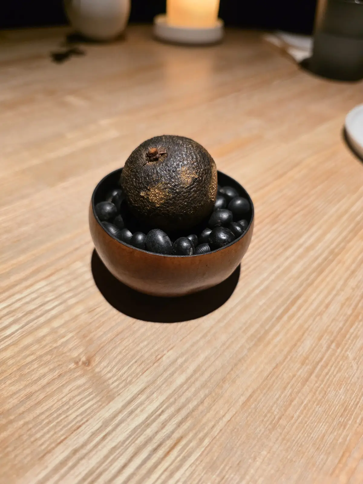 レスピラシオンで独創的な器に盛られた料理