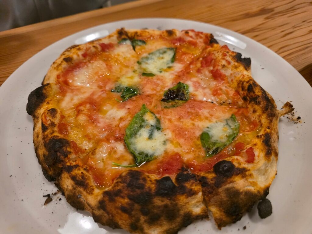 富山・岩瀬のPORT PIZZA NAVEで味わったマルゲリータ