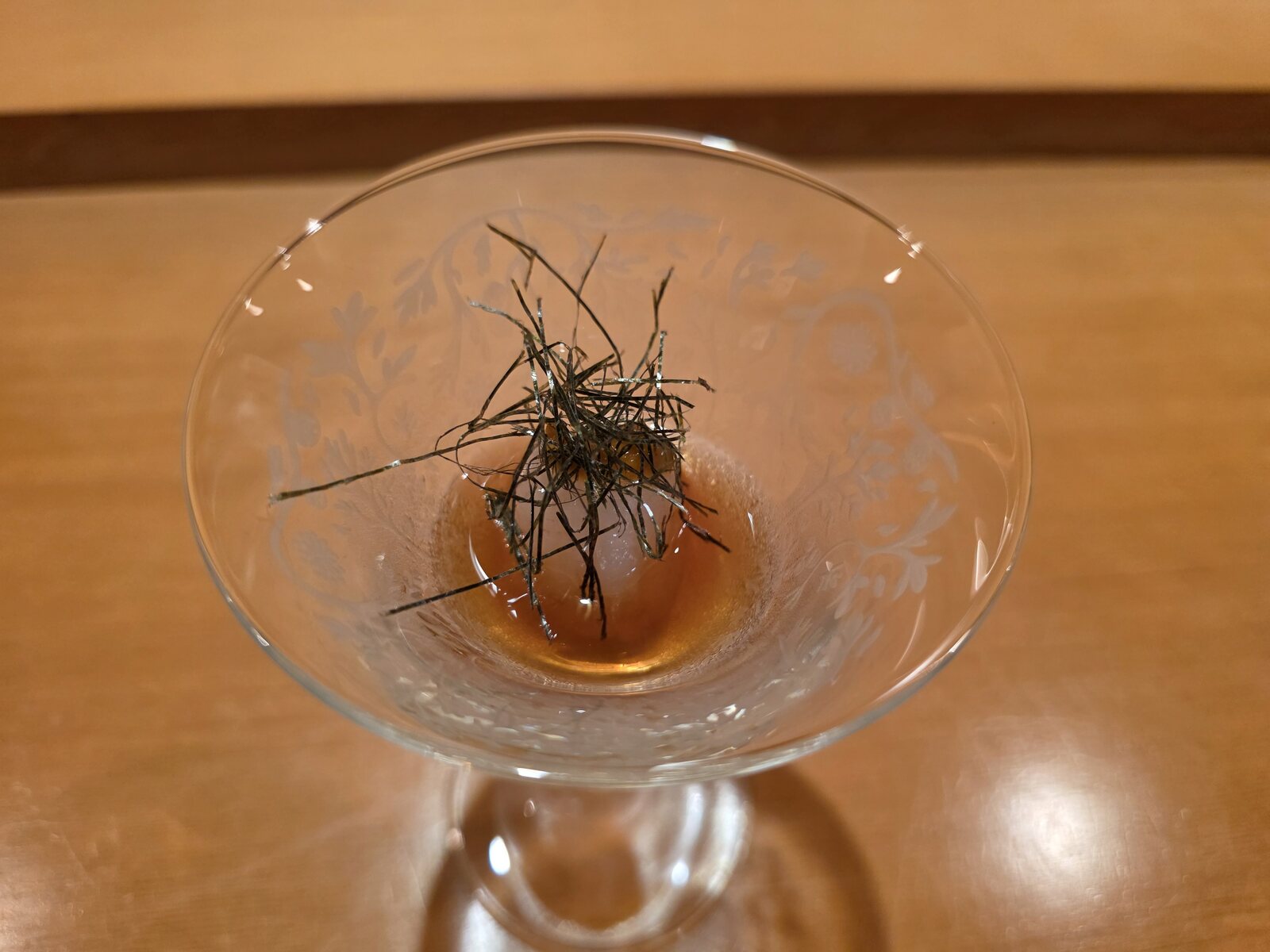 SOTOの国際色を感じる魚介の小皿料理