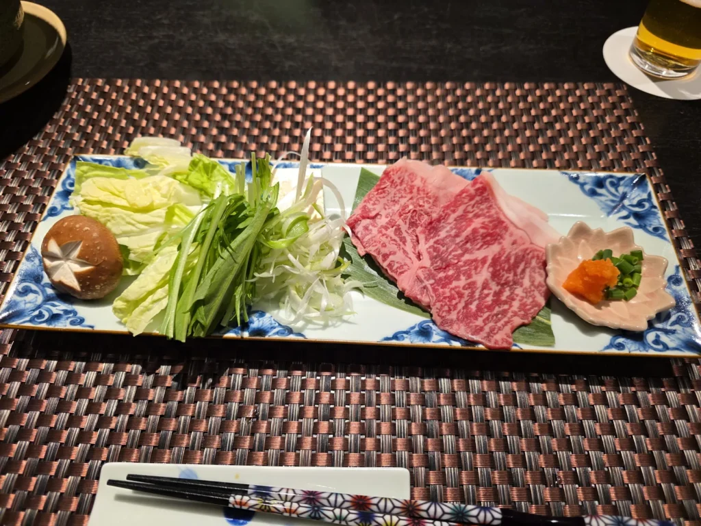 白老産黒毛和牛と野菜のしゃぶしゃぶ