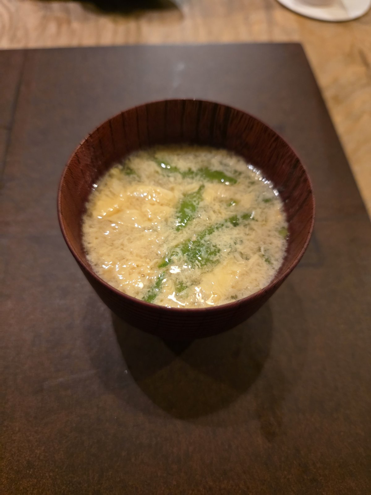 富山・くすのきの土鍋ご飯に添えられた汁物