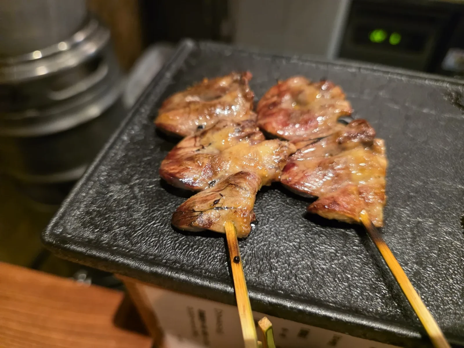 やき鳥 卍郎で味わった焼鳥の串4