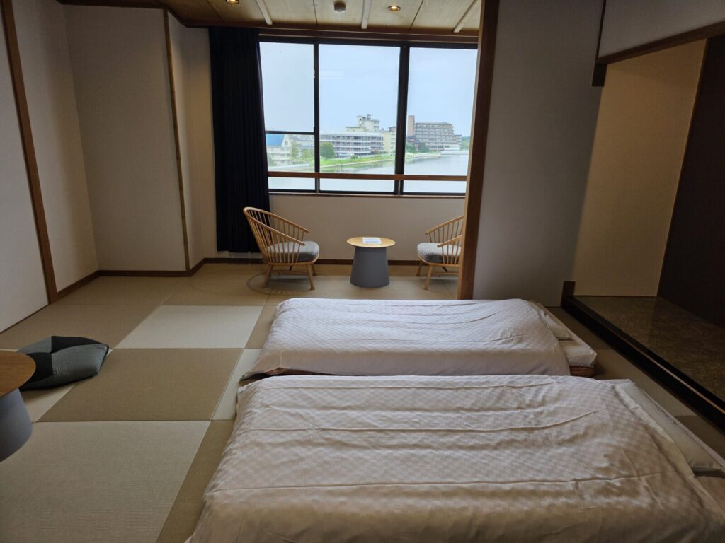 片山津温泉・湖畔の宿 森本の湖畔側客室