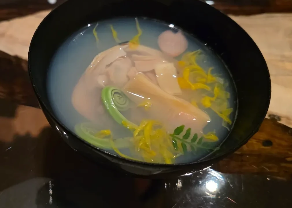 匿 玄で提供された蛤の椀物