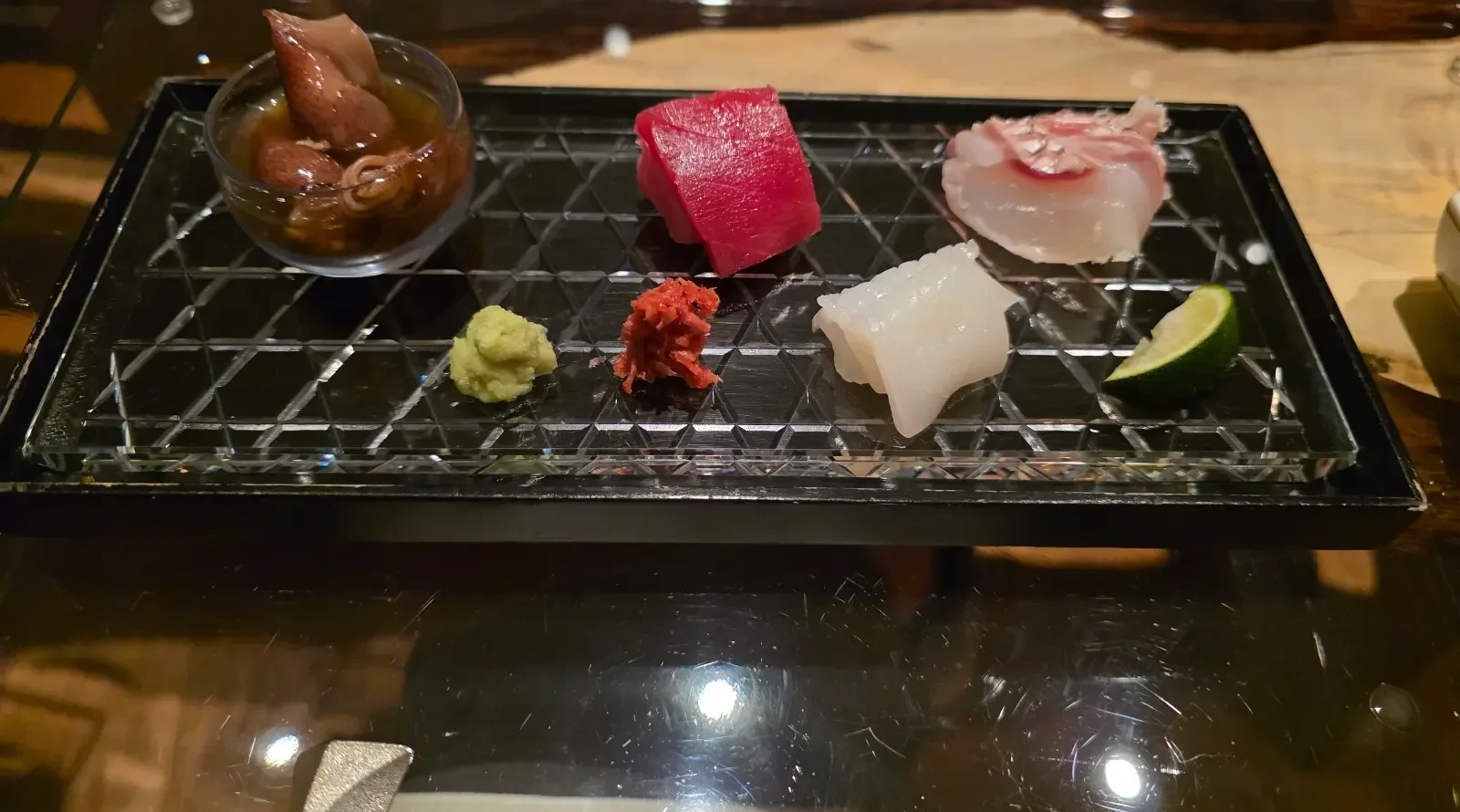 匿 玄のコースで提供された魚介の盛り合わせ