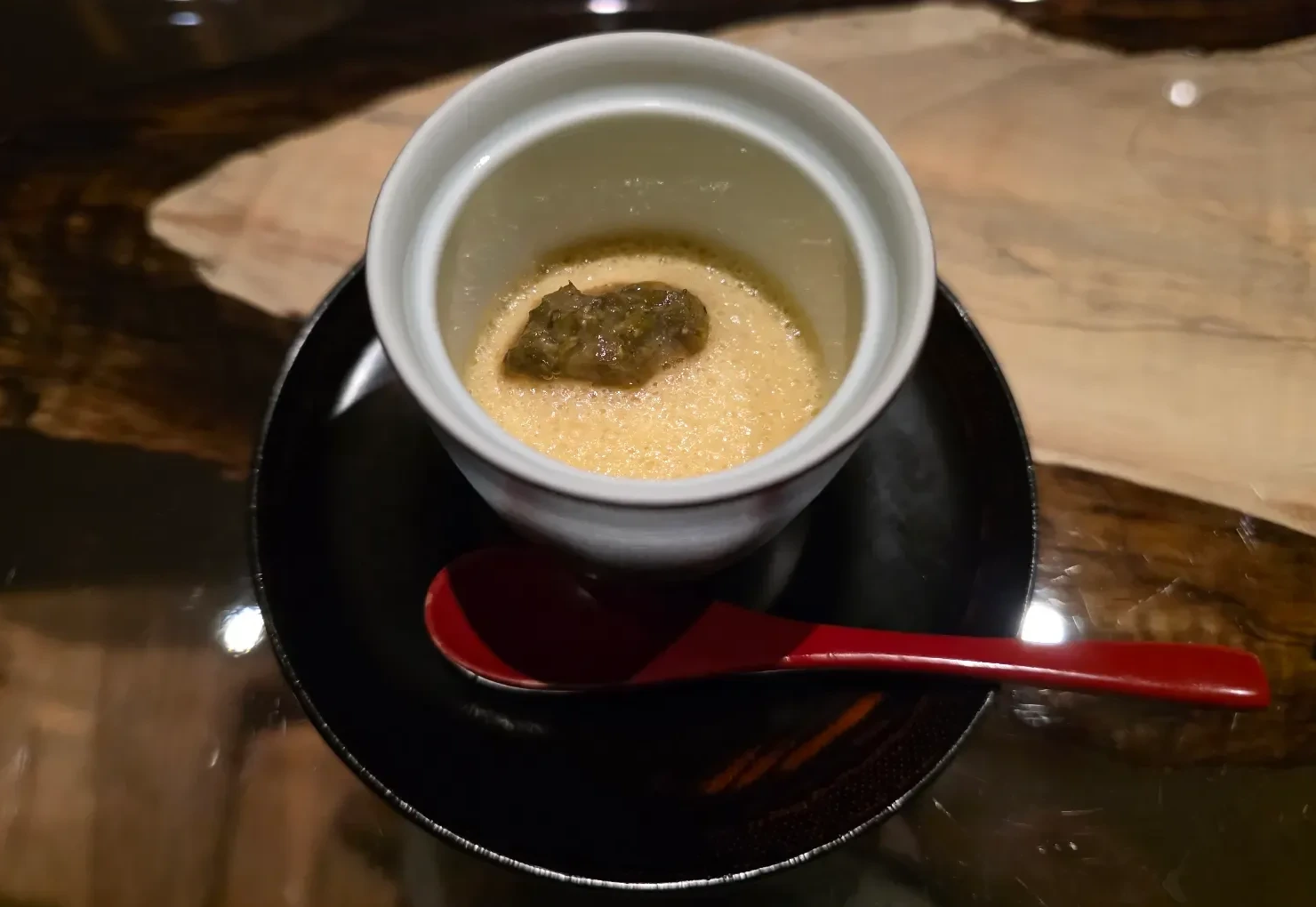 匿 玄のコースで提供された茶碗蒸し