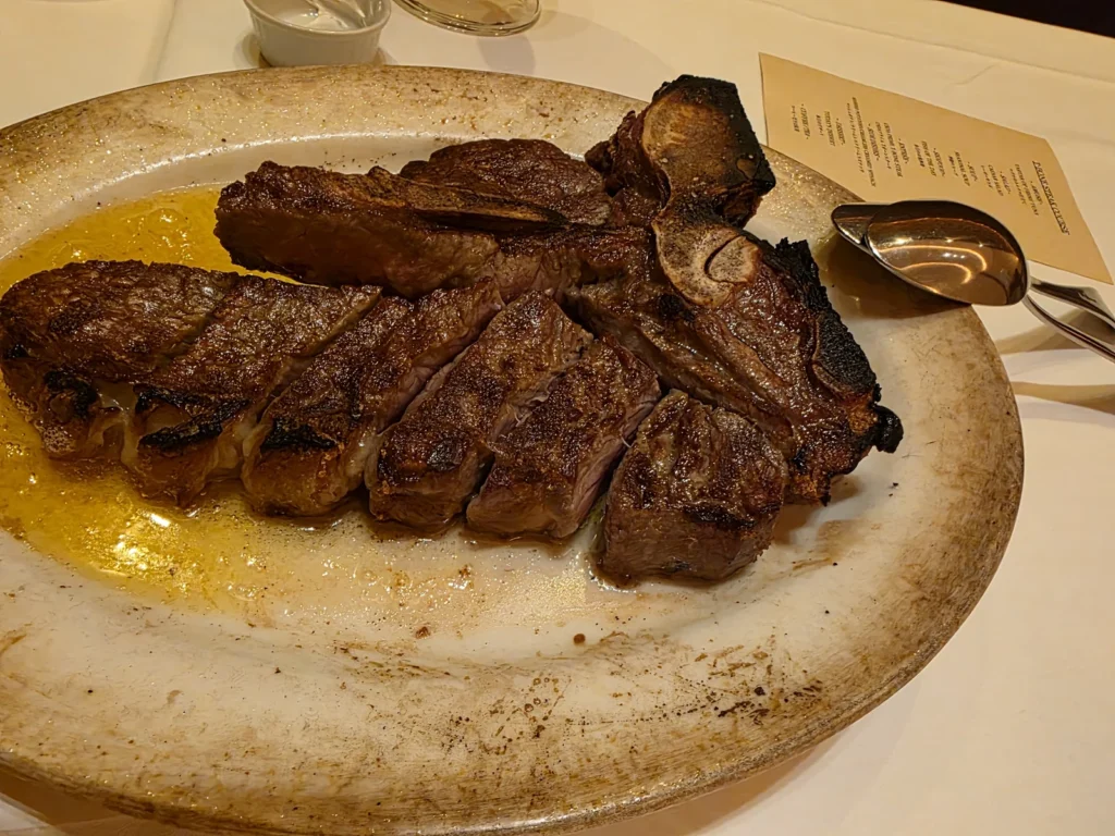 ベンジャミンステーキハウス京都で食べたTボーンステーキ