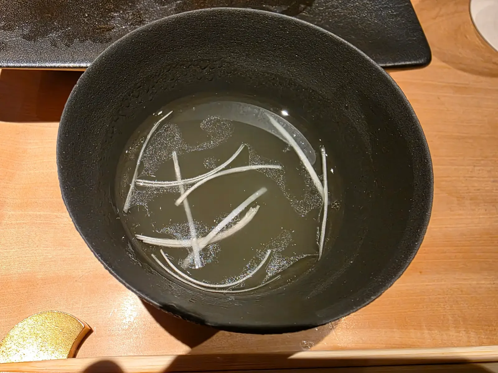 焼鳥 真ゆきのコースでいただいた温かい椀