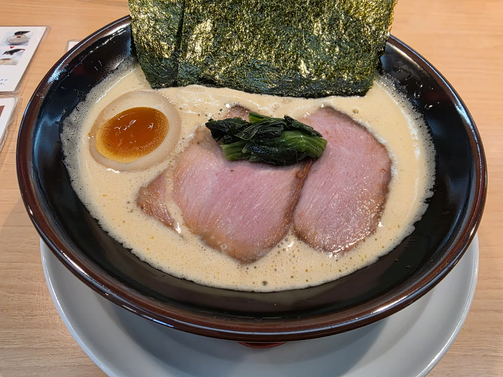 ミカク製麺所で食べた家系泡鶏白湯