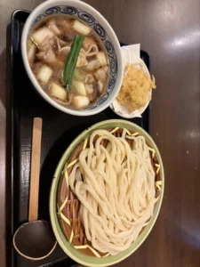藤ヱ門 小山駅ビル店のなまず天付き肉汁うどん